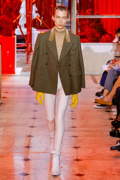 Look 1